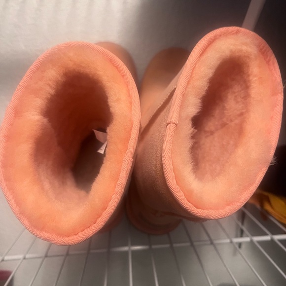 Women’s UGGS-Coral - Picture 2 of 4